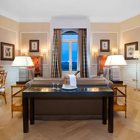 Marriott Grand Flora מלון