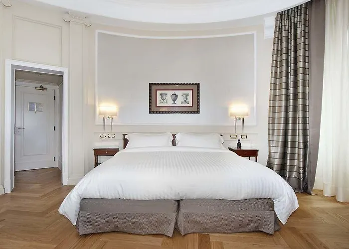 מלון Marriott Grand Flora