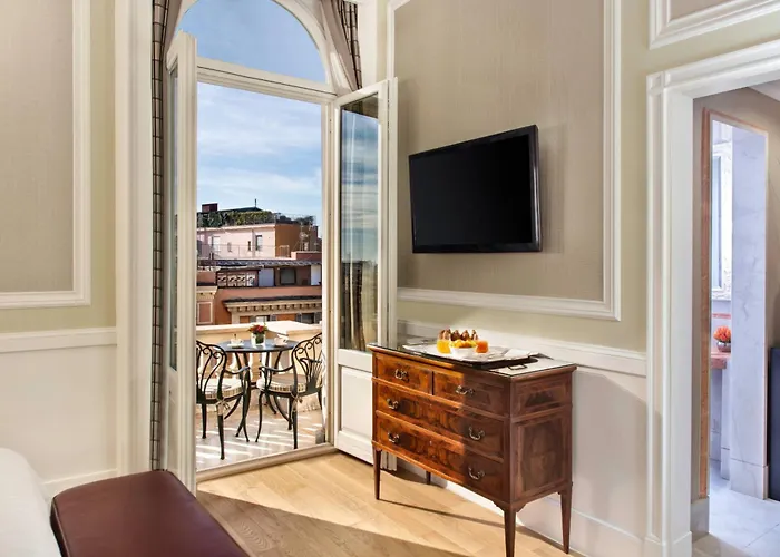 מלון Marriott Grand Flora 4*