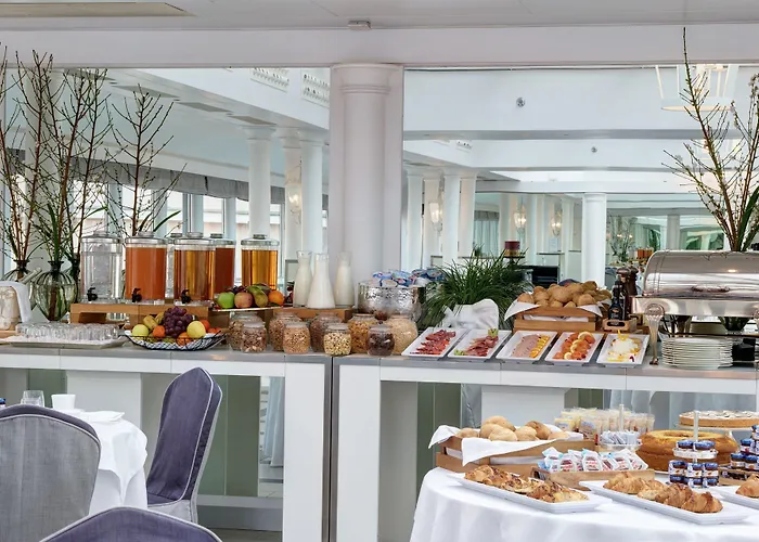 מלון Marriott Grand Flora