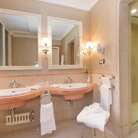 Marriott Grand Flora 4*