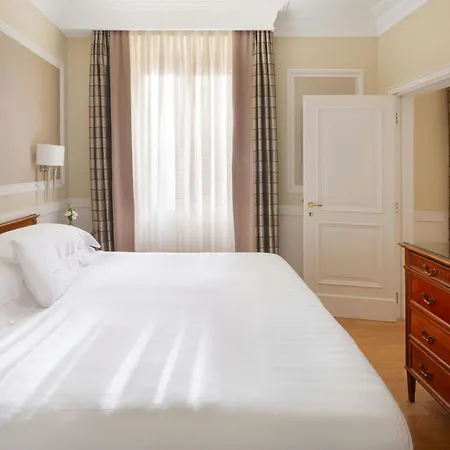 Отель Marriott Grand Flora 4*