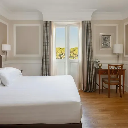 Marriott Grand Flora Рим