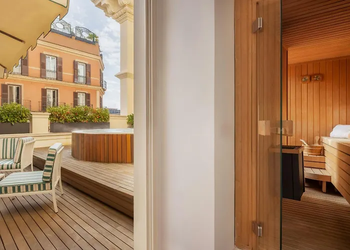 Hotel Marriott Grand Flora 4*