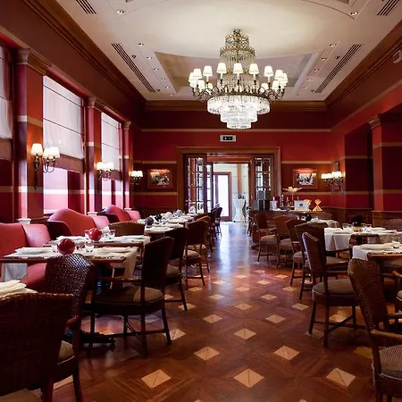 Отель Marriott Grand Flora