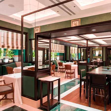 Отель Marriott Grand Flora