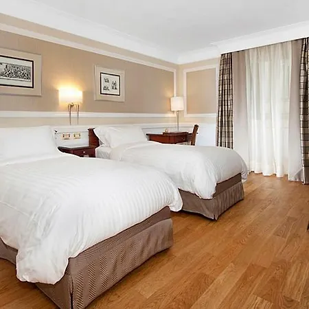 Отель Marriott Grand Flora 4*