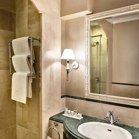 Отель Marriott Grand Flora 4*