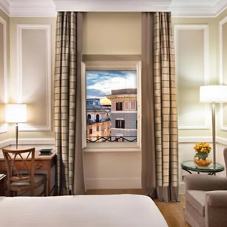 Marriott Grand Flora Отель