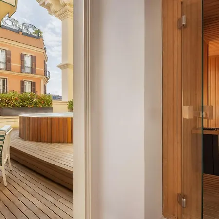 Отель Marriott Grand Flora 4*