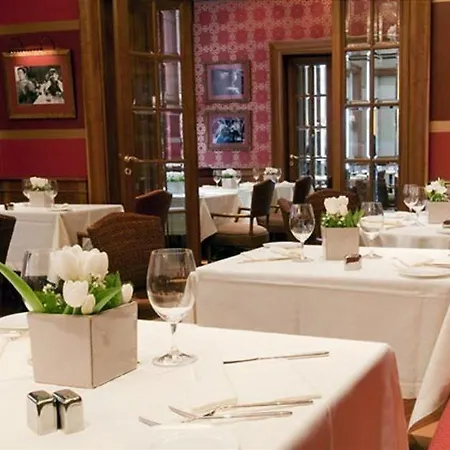 Отель Marriott Grand Flora
