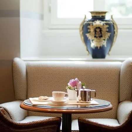 Отель Marriott Grand Flora 4*