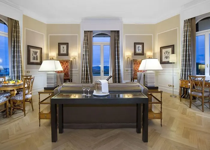 Hotel Marriott Grand Flora 4*